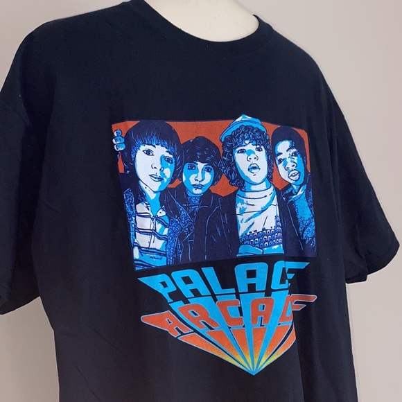 Stranger Things T shirt XL New w Tags !! - Picture 2 of 3